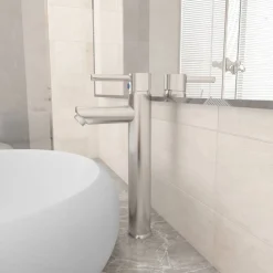 Sanitair & Loodgietersbenodigdheden*vidaXL Badkamermengkraan 12x30 cm kleurig Zilver