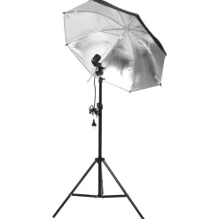 Fotostudioset met verlichtingsset en achtergrond><noscript><img width=